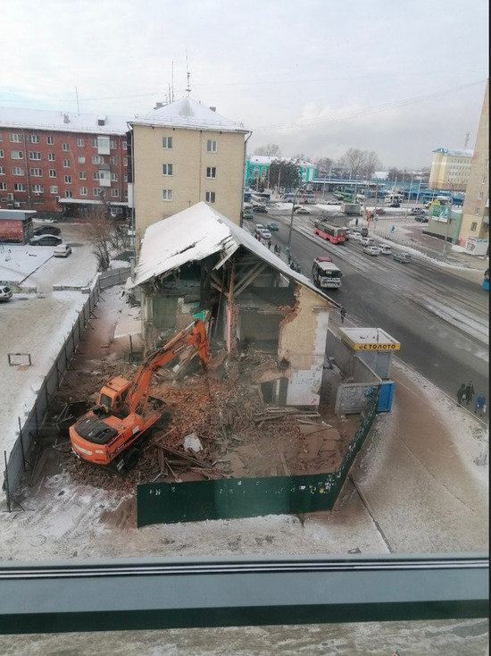 Рухнувшее здание в центре Кемерова начали демонтировать