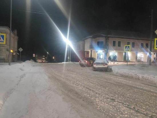 Две школьницы попали под колеса авто в Воткинске