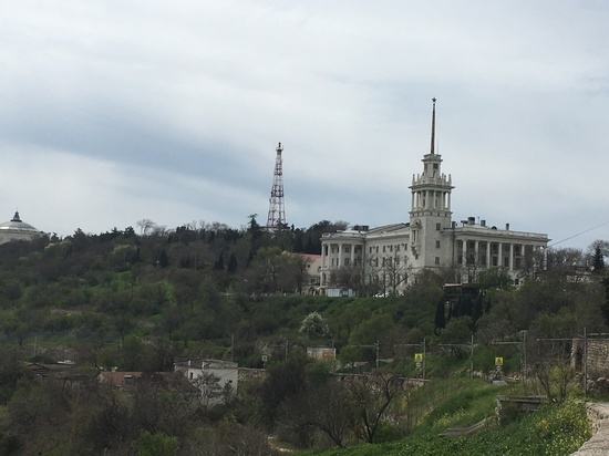 Суд обязал очистить севастопольское кладбище «Кальфа» от мусора