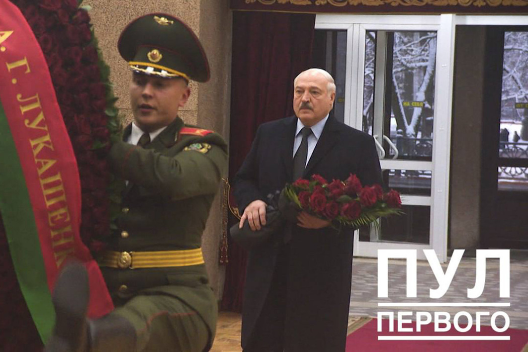 На Лукашенко не было лица: в Белоруссии простились с главой МИД Владимиром Макеем 
