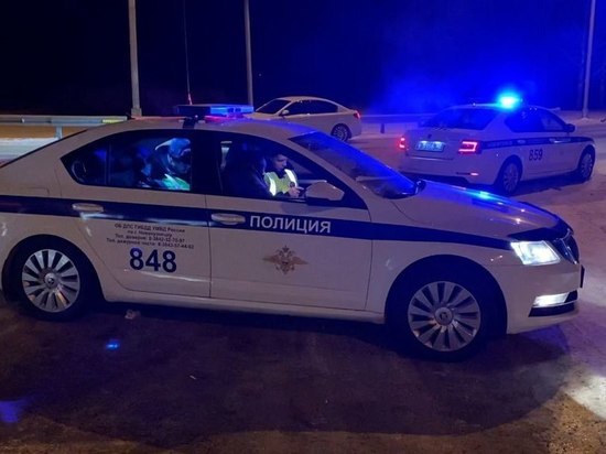 Пьяный автомобилист спровоцировал погоню и врезался в ограждение в Новокузнецке