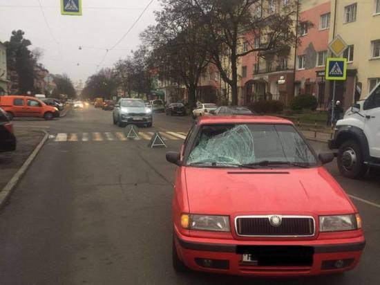В Калининграде 75-летний водитель сбил пешеходов на ул. К. Маркса