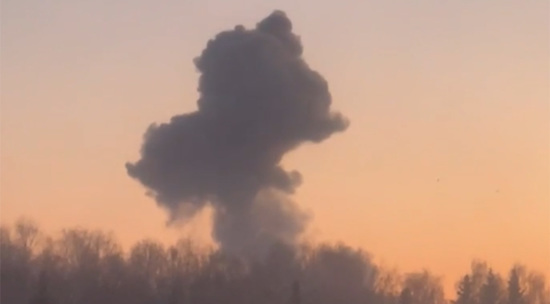 В Челябинске прогремел взрыв: очевидец снял на видео столб дыма