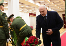 Во вторник, 29 ноября, в Минске в Центральном доме офицеров простились с главой белорусского МИД Владимиром Макеем, умершим, по официальной версии, от инфаркта