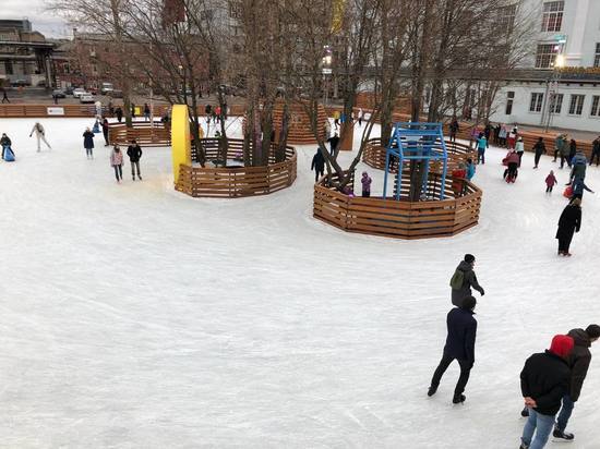 Петербуржцам составили список мест, где этой зимой можно покататься на коньках