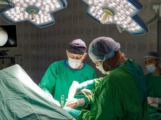 Врачи из Александрова впервые заменили пациенту сухожилия