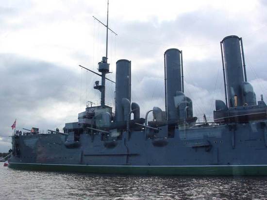 Петербуржец решил нажиться на «Авроре», кусок крейсера он продает за 100 млн рублей