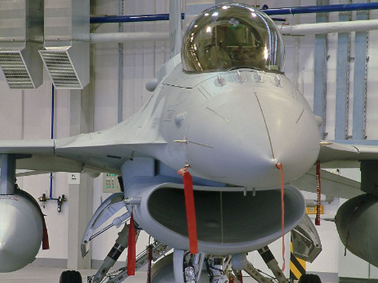 Вашингтон не готов передать Украине истребители F-16