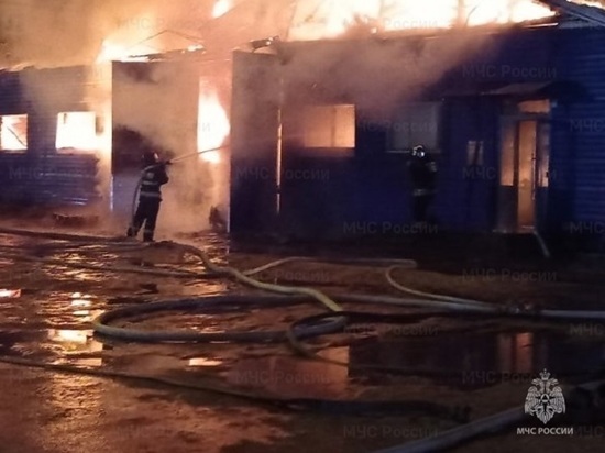 В Калужской области сгорел магазин крупной торговой сети