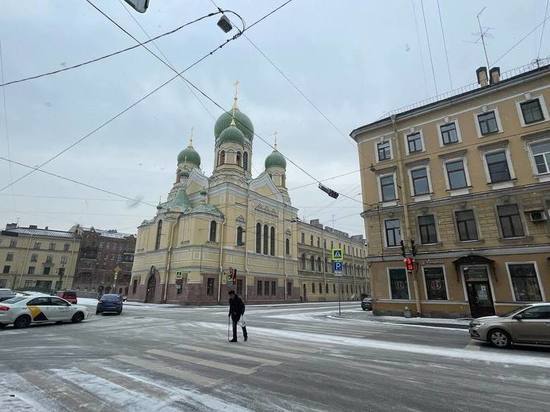 Малоактивный атмосферный фронт с юга принесет в Петербург облака, снег и мороз