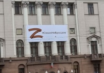 В Екатеринбурге неизвестные подожгли несколько автомобилей, на которых были наклейки с символом Z, сообщает сайт KP