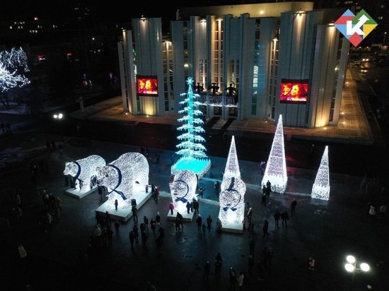 Медведи и 11-метровая ель украсят площадь в Кургане