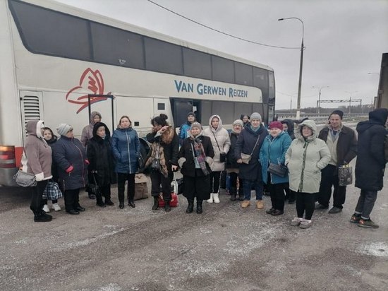 Сотрудники Госавтоинспекции оказали в Воронежской области помощь 45 замерзающим пассажирам