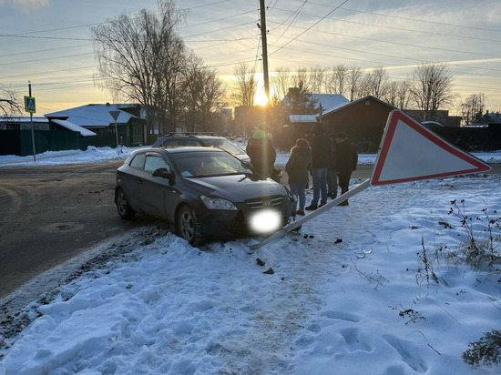 В Тверской области молодая женщина получила травмы в аварии
