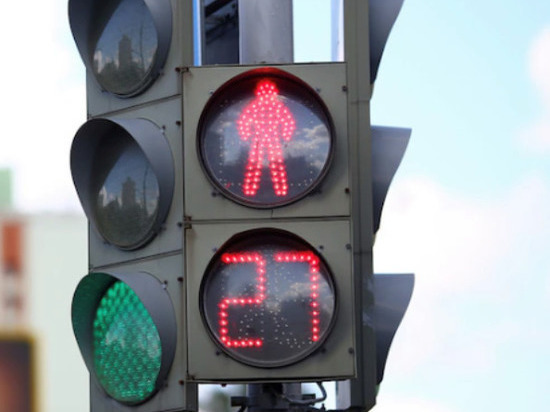 В Липецке водитель иномарки сбил пешехода, который переходил дорогу «на красный свет».