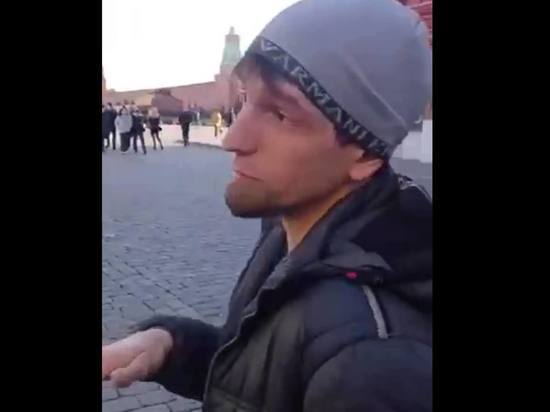 Блогер Шамиль Каспийский (Чупанов) из Дагестана записал видео с Красной площади, на котором оскорбил русских
