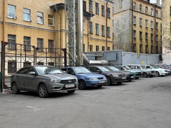 Астахова подтвердила проблему с парковкой 2500 сотрудников «Адмиралтейских верфей» в петербургских дворах