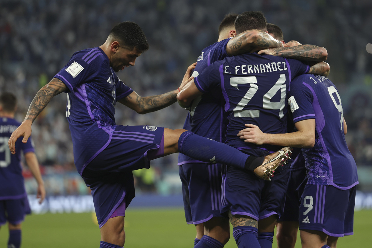 Сборная Аргентины обыграла Польшу, обе команды вышли в плей-офф ЧМ-2022