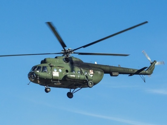 В Омской области вертолет совершил вынужденную посадку из-за отказа двигателя