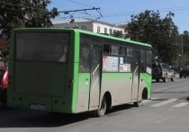 В Екатеринбурге за рулем автобуса умер 60-летний водитель