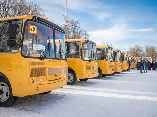 Смоленщина получила 39 новых школьных автобусов