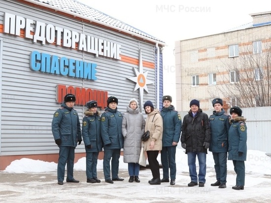 Блогеры с сотрудниками МЧС побывали на пожаре дома в Чите