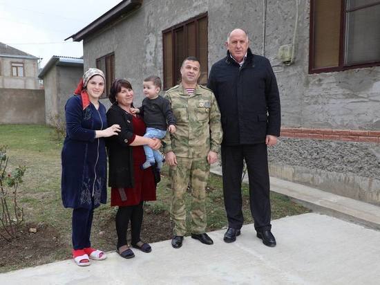 Премьер Дагестана в селе Хучни навестил семью участника СВО