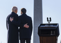 Президенты США Джо Байден и Франции Эммануэль Макрон по итогам переговоров обнародовали совместное заявление, в котором пообещали Украине всестороннюю помощь