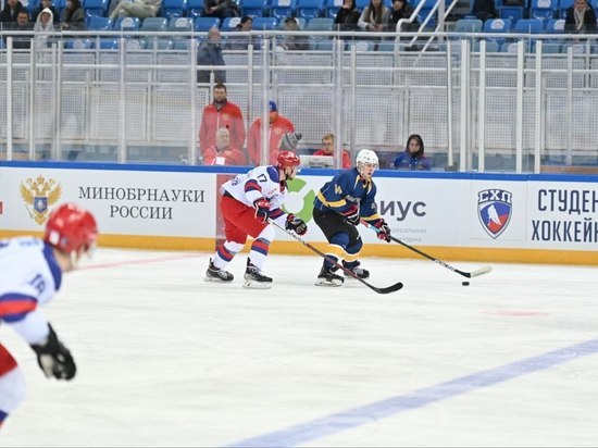 В Сочи стартовал студенческий «Кубок чемпионов» по хоккею