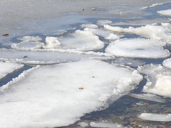 Лед на водоемах Приморья встанет позже обычного