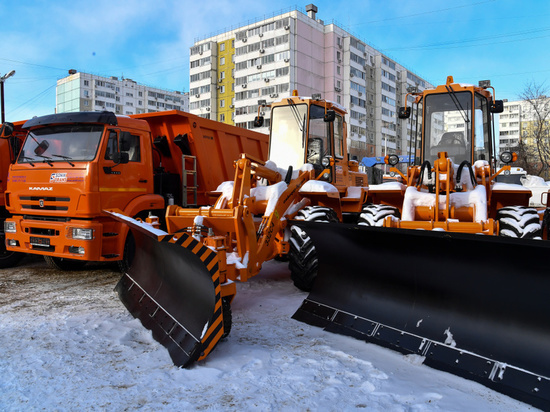 Новая российско-белорусская техника по уборке снега поступила в Хабаровск