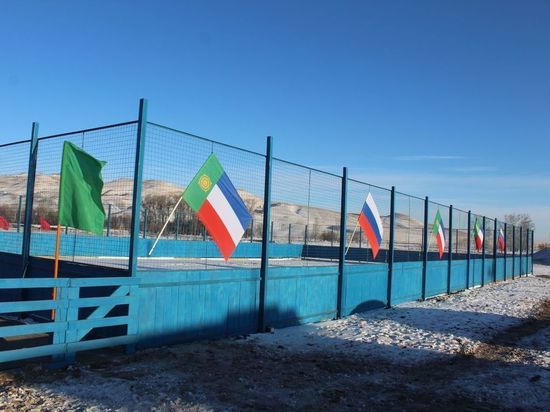 В селе Полтаков открыли многофункциональную спортивную площадку