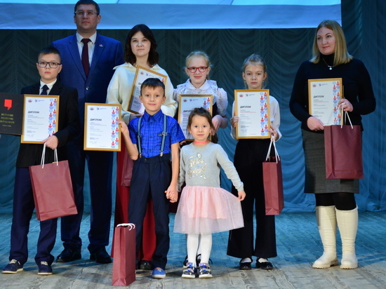 Парламент Пермского края наградил «Будущих законодателей»