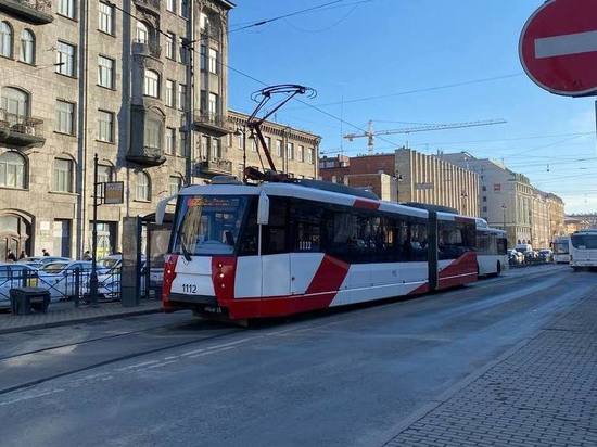 Пять трамваев изменили маршруты из-за ремонта на Заневском и Финляндском проспектах