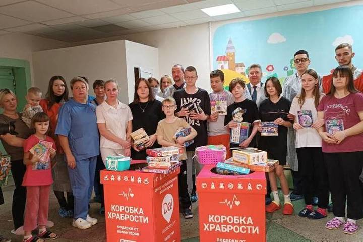 За время благотворительной акции «Коробка храбрости» костромичи собрали несколько сотен подарков для детей