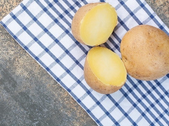 Зачем опытные хозяйки при варке картофеля добавляют уксус: не все об этом знают