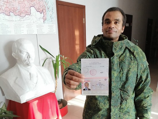 Пророссийский боец и нацбол Черный Ленин стал гражданином России