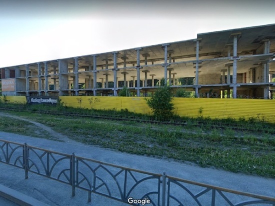 Недостроенный торговый центр продают в Екатеринбурге