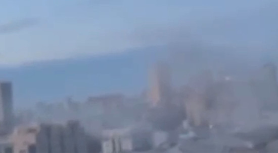 Появилось видео первых минут после обстрела центра Донецка