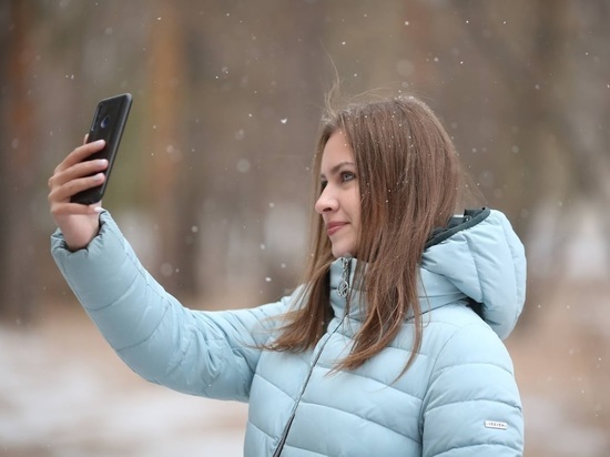 Волгоградцам на заметку: как пользоваться смартфоном зимой на улице