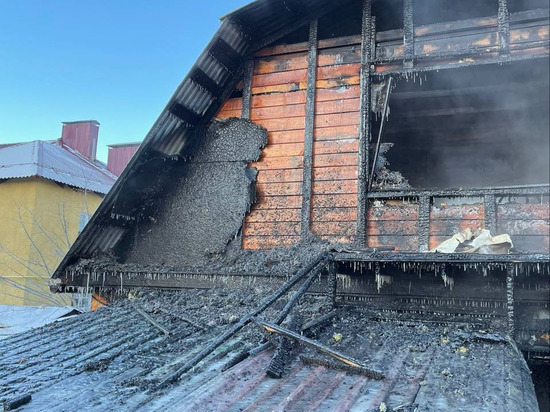 Ребёнок погиб  при пожаре в Омске в доме на улице Кемеровской