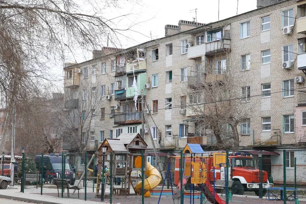 В Сети появились кадры последствия взрыва газа в Астраханской области 