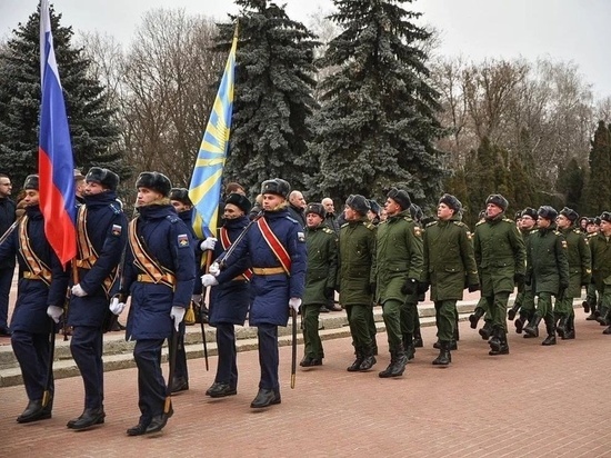 На мемориале в Курске почтили память Неизвестного Солдата