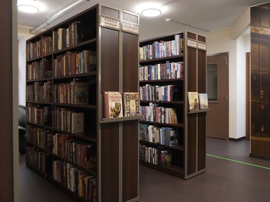 Старейшую библиотеку «Измайловская» открыли в Петербурге после капремонта