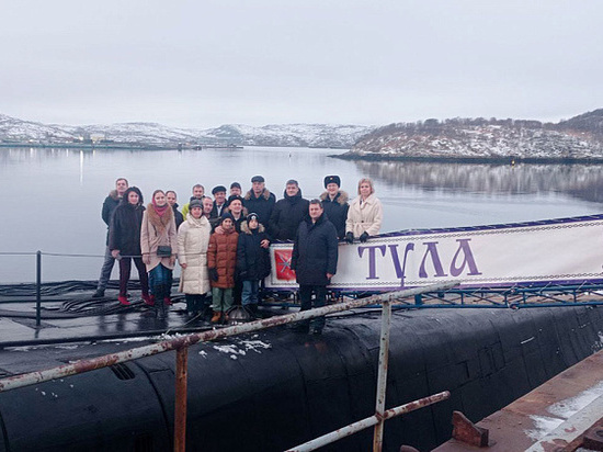 Алексей Дюмин поздравил экипаж крейсера «Тула» с 35-летием поднятия флага