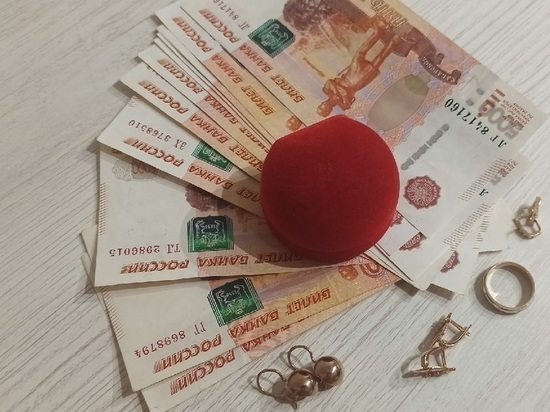 Золото и деньги украли из дома молодой жительницы Орловской области