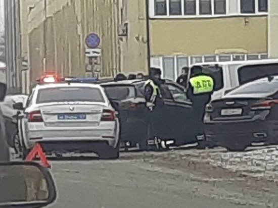 3 декабря на улице Мосина в Туле столкнулось три автомобиля