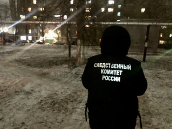 В Саратове в Ленинском районе на улице обнаружили тело неизвестного мужчины