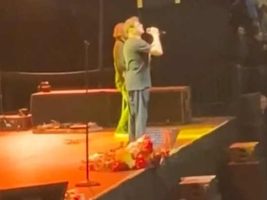 Лепс швырнул микрофон на концерте в Петербурге и ушел со сцены