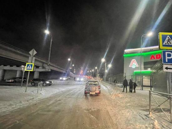 В Новосибирске 74-летний водитель Toyota сбил двух женщин на пешеходном переходе